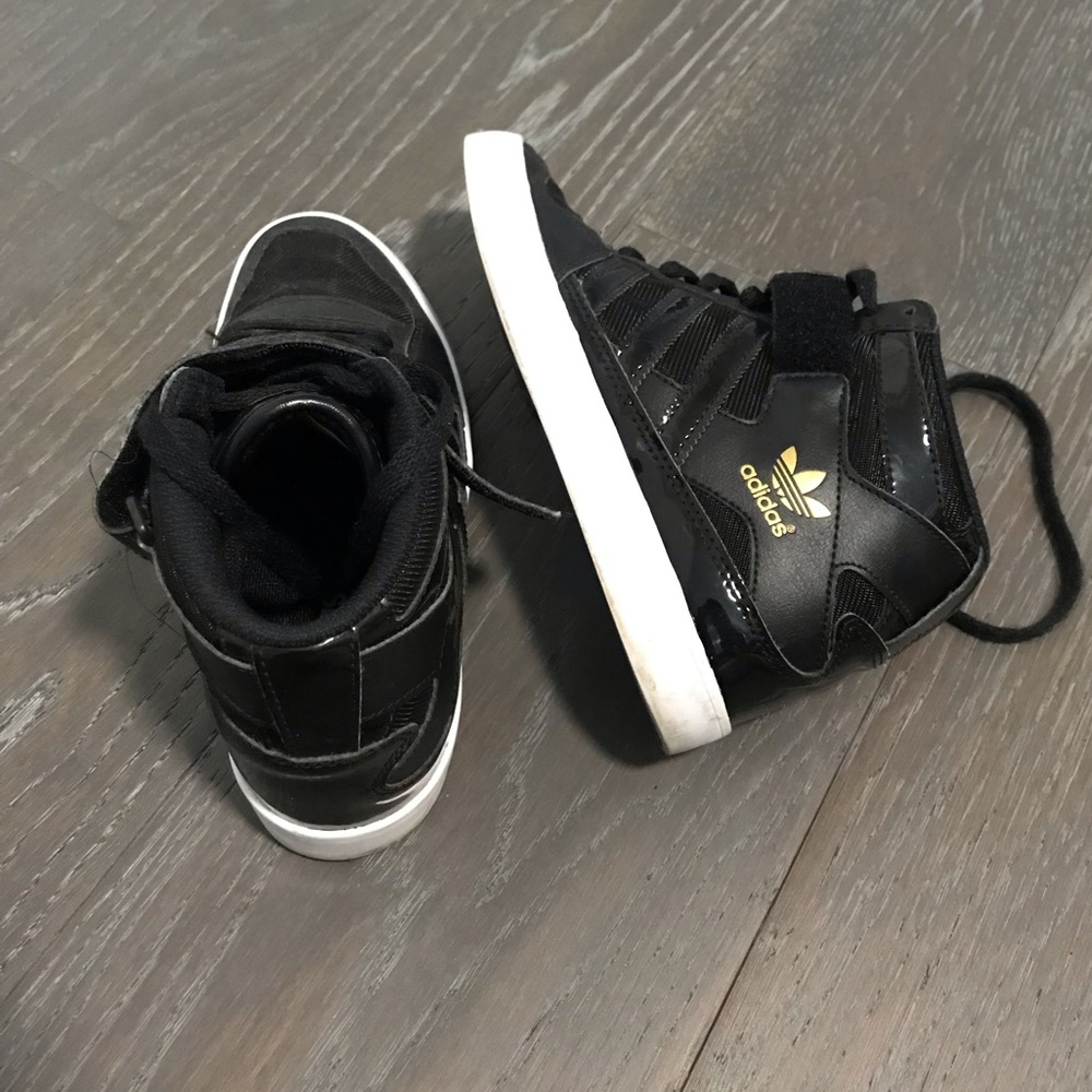ADIDAS ORIGINALS high tops sneakers. Size: 6.5